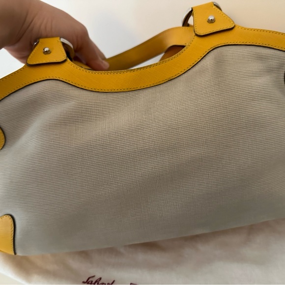 Salvatore Ferragamo summer satchel in great pre-owned condition - Picture 15 of 16